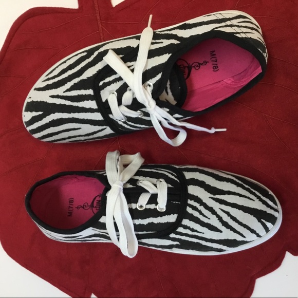 New Fun Sneakers.  Sole Mates. - Picture 7 of 8